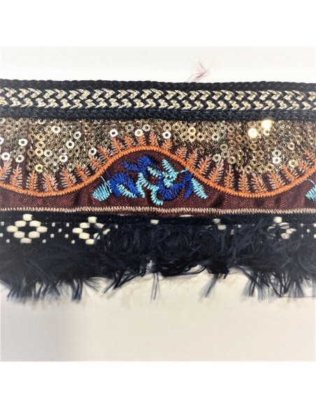 Galón étnico con fleco