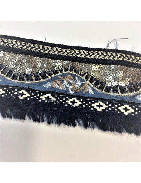 Galón étnico con fleco