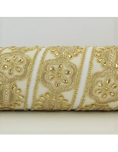 Galón bordado con pedrería